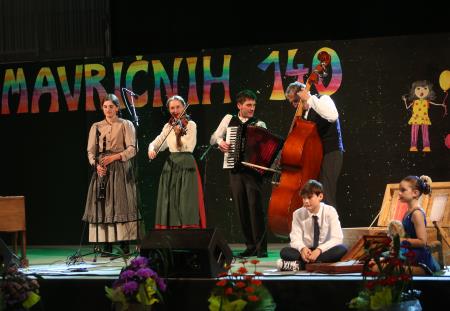 PRIREDITEV OB 140 LET ŠOLSTVA NA RAKEKU 39 FOTO LJUBO VUKELIČ